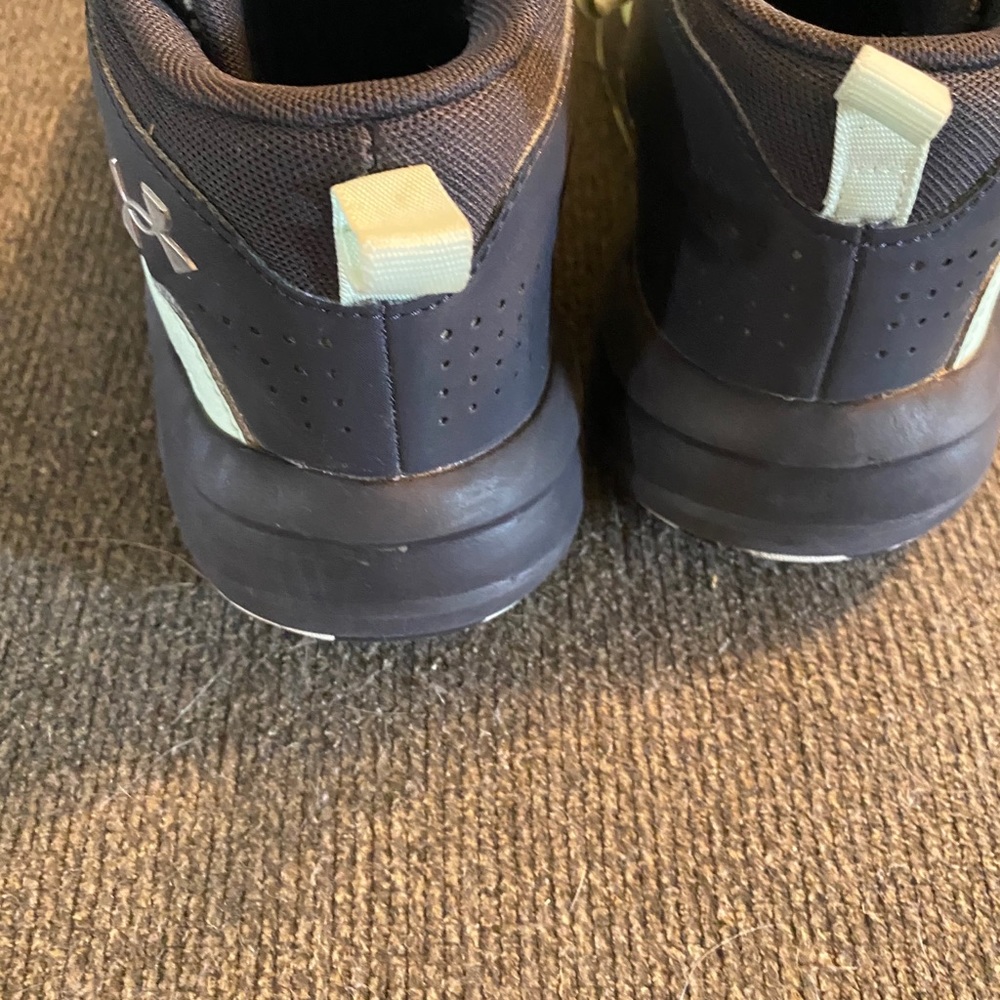 Boys Under Armour high top sneaker - Picture 5 of 10
